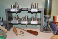 Reloading Head Stand