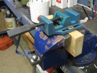 Screw Vise Mounting Solution
