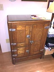 1910 vintage fridge - GIF-closed.jpg