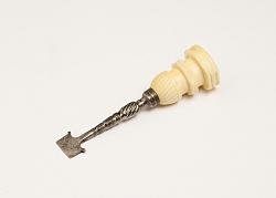 Button hole scissors - photo-c762474a824dc46e61838b76cb423852.jpg
