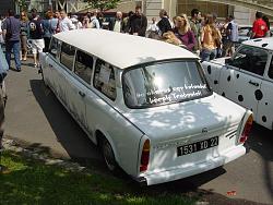 C_two-trabant_601_l_at_the_szocialista_j%E1m-ipar_gy%F6ngyszemei_2008.jpg
