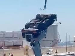 Crane recovery fail - GIF-screen-shot-2022-03-02-6.36.56-pm.png