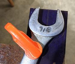 Crowsfoot Wrench-02-clamp.jpg