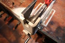 Cutting bench / vise / clamp-f9moas8k9310ihg.large.jpg