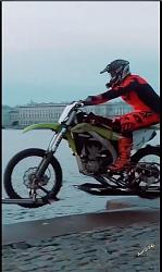 Dirtbike riding on water - GIF-016.jpg