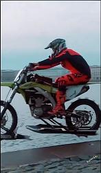 Dirtbike riding on water - GIF-019.jpg