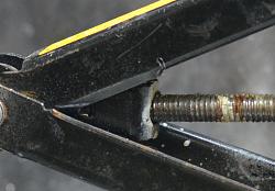 Emergency tools and leak proof car jack.-carjack04.jpg