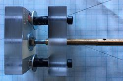 Facing and Boring with 4-Jaw Chuck-diff-screw-mockup.jpg