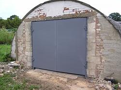 GarageBuilds.net: Nissen Hut Garage by Busters_Caddy-nissenhutgarage4.jpg