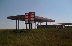 GAS STATION FAIL!-abandoned-gas-station.jpg