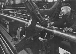 Gigantic ACME bolt - video-bigscrew.jpg