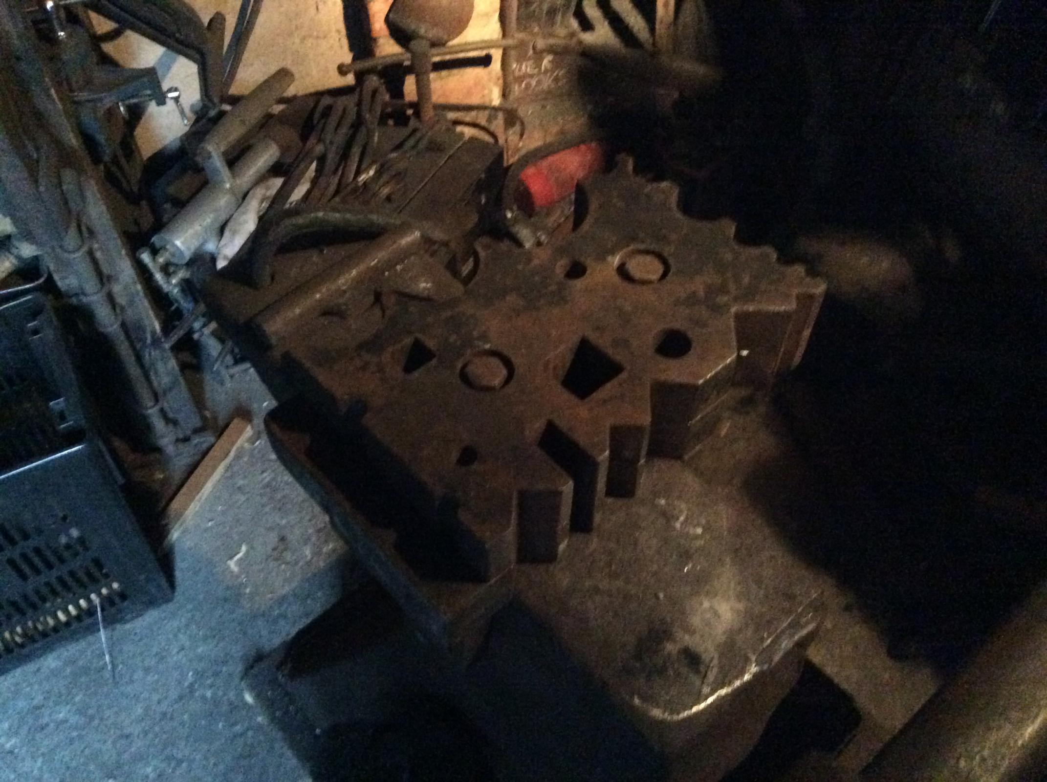 Made an anvil stand for my first anvil - Stands for Anvils, Swage Blocks,  etc - I Forge Iron