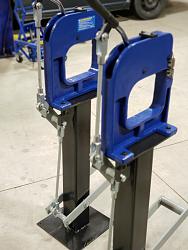 Hello!-rear-stands.jpg