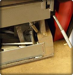 HF 24" box brake handle extensions-bottom storeage box.-007.jpg