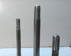 HOW  TO CUT  A STRAIGHT   EXTERNAL  THREAD-3.jpg