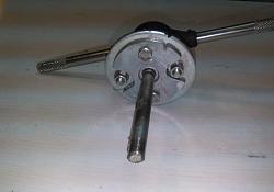 HOW  TO CUT  A STRAIGHT   EXTERNAL  THREAD-4.jpg