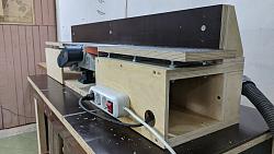 Click image for larger version.&nbsp;

Name:	homemade-benchtop-jointer-6.jpg&nbsp;
Views:	533&nbsp;
Size:	329.6 KB&nbsp;
ID:	39832