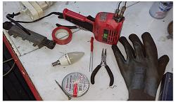 HOW TO REPAIR  A  LED  LIGHT-f0.jpg