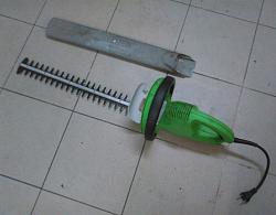 HOW  TO  REPAIR  YOUR  HEDGE   TRIMMER-1.jpg