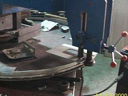 Jib crane bearing races-rolling-seal-bead1.jpg