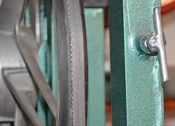 Keep That Bandsaw Blade Tight!-blade02.jpg