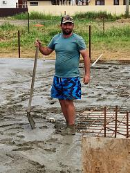 Man chopping stone slabs with axe - GIF-2019-06-21_pour-06.jpg