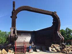 Massive rope shovel bucket - photo-big-muskie-2.jpg