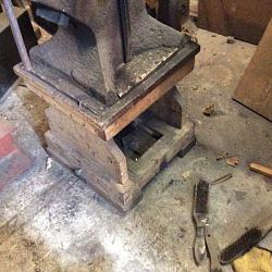 Mobile anvil stand in maple-image.jpg