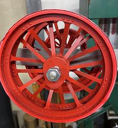 Model traction engine wheel spraying stand-fcc8c50b-d645-4e1a-b2c4-455259963a9c.jpeg