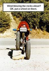 Motorcycle with double front wheels - photos-calleja3.jpg