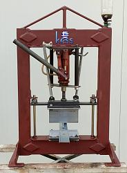 My homemade Hydraulic Bench Press-my-press.jpg