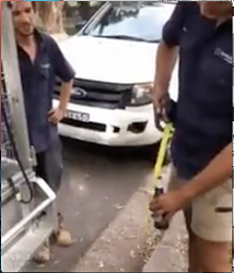 Opening beer with a tape measure - GIF-beer-04.png