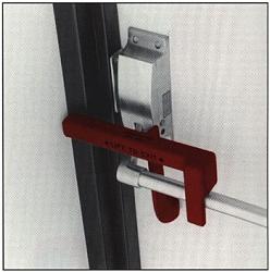 Opening a locked door using a Halligan bar - GIF-1100-1150.jpg