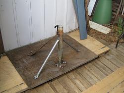 Post type leg vise for safer wood cutting.-woodvise6.jpg