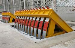 Retractable bollard maze - GIF-automatic-road-barriers-1512804362-3509203.jpg