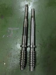 rotary table worm shaft-both-shafts.jpg