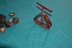 SMALL ITEM VICE & NUTCRACKER-rsz_dsc_1741.jpg
