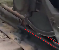 Train track change up close - GIF-slider-3.png