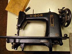 Trouble with old sewing machine-dsc02022_1600x1200.jpg
