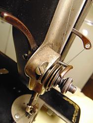 Trouble with old sewing machine-dsc02042_1600x1200.jpg