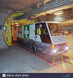 Two-headed fire truck - photo-stts-ambulance-vehicle-specially-designed-channel-tunnel-b8j48t.jpg
