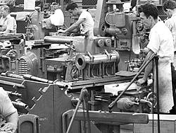 Vintage work crew photos-aircraft_engine_research_lab_machine_shop6_1946_16bit.jpg