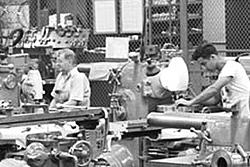 Vintage work crew photos-aircraft_engine_research_lab_machine_shop9_1946_16bit.jpg