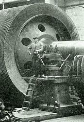Vintage work crew photos-huge-handle-turning.jpg