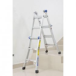 Worker loses balance on ladder - GIF-mt-13_ei-5.jpeg