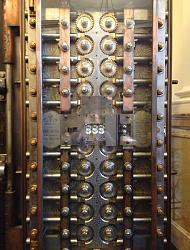 Working model of National Archives vault - GIF and photo-1880-bank-vault.jpg