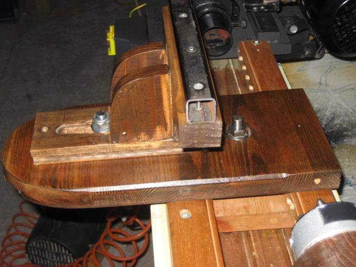 IMG 3050 Ywo way adjustable tool rest