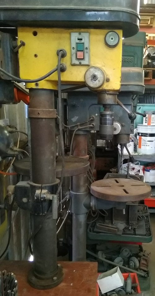 Small bench drill mounted on edge if table 1 small 2