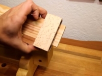 Magnetic Dovetail Saw Guide