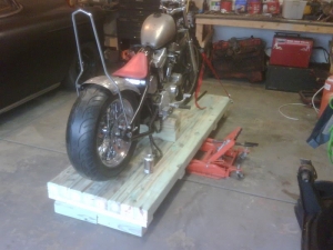 Wood Motorcycle Lift - Homemade Motorcycle Lift - HomemadeTools.net / It places your bike at a comfortable (adjustable) height, where you can easily access its components without straining.